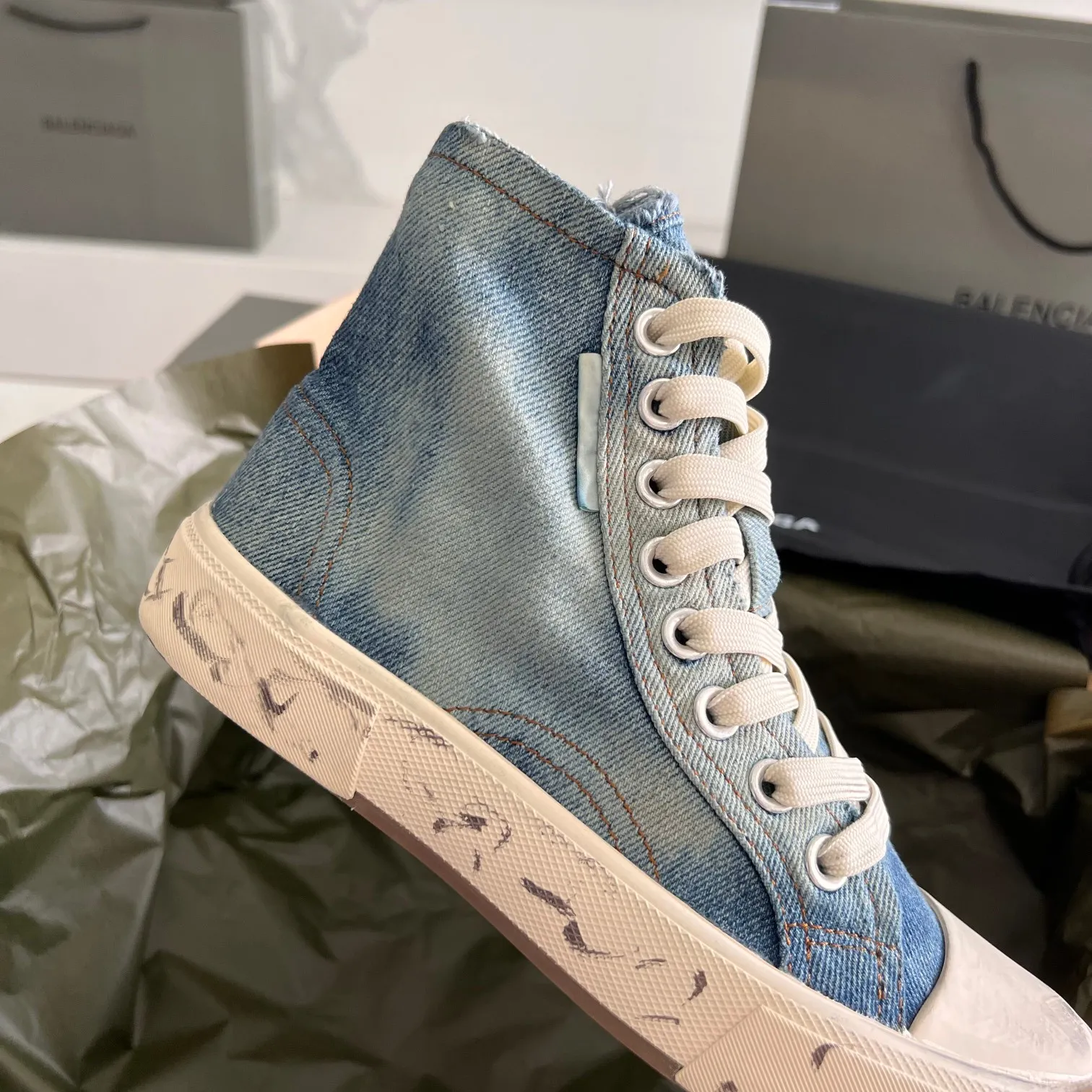 👟👟Ex-factory price 440👟👟 BALENCIAGA washed denim, washed and distressed, half drag, low top, with original packaging, code number: 35-44 (45 customized)